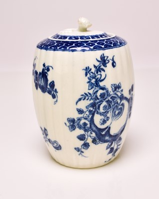 Lot 156 - Caughley 'Sliced Apple' tea canister and cover, circa 1785-90