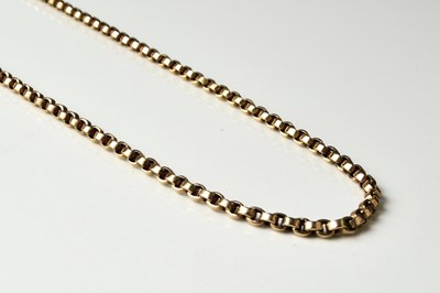 Lot 284 - A yellow metal decorative link guard chain