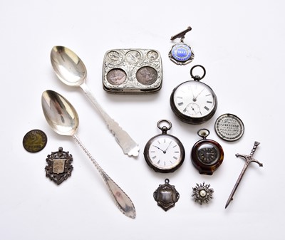 Lot 99 - A small collection of silver and bijouterie