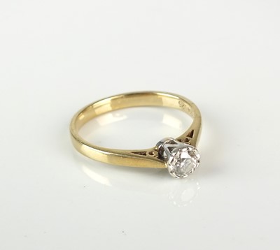 Lot 358 - A 9ct gold single stone diamond ring