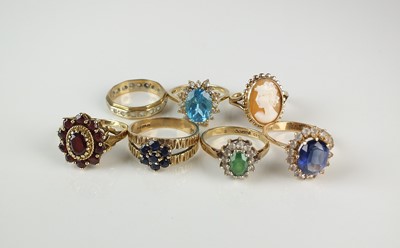 Lot 141 - A collection of seven stone set rings