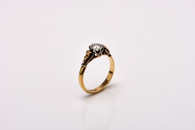 Lot 293 - A single stone diamond ring