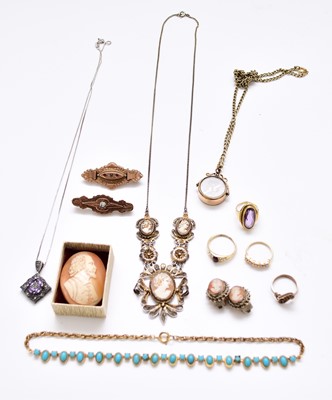 Lot 288 - A small collection of jewellery and costume jewellery