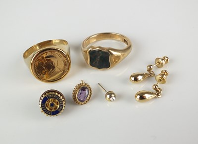 Lot 287 - Two rings and earrings