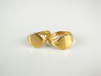 Lot 234 - Two 18ct gold signet rings