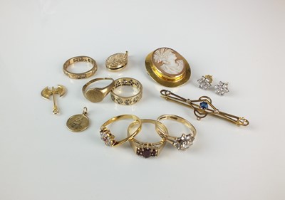 Lot 319 - A small collection of jewellery