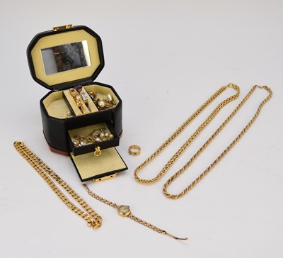 Lot 188 - A small collection of jewellery