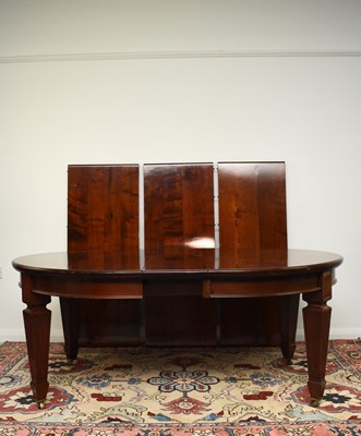 Lot 208 - A reproduction mahogany wind-out extending dining table