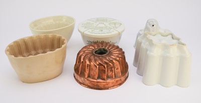 Lot 85 - A collection of jelly and blancmange moulds with a Grimwades 'Quick-Cooker' bowl