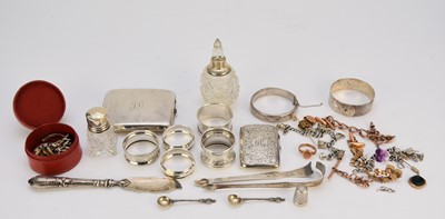 Lot 346 - A small collection of jewellery together with a small collection of silver