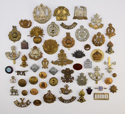 Lot 84 - British cap badges, buttons and lapel badges