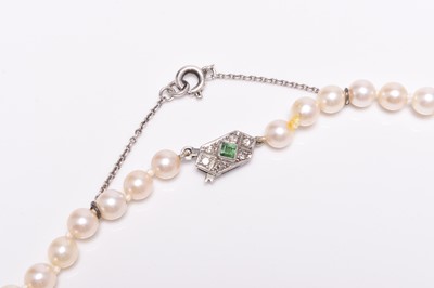 Lot 283 - A single strand graduated cultured pearl necklace