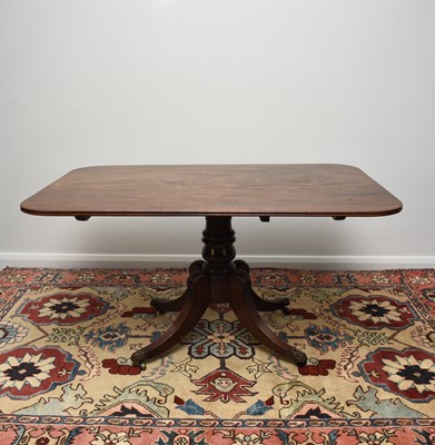 Lot 192 - A William IV mahogany tilt-top breakfast table