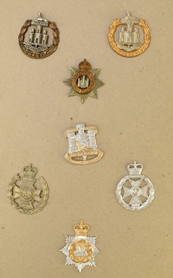 Lot 197 - Collection of British military cap badges and buttons