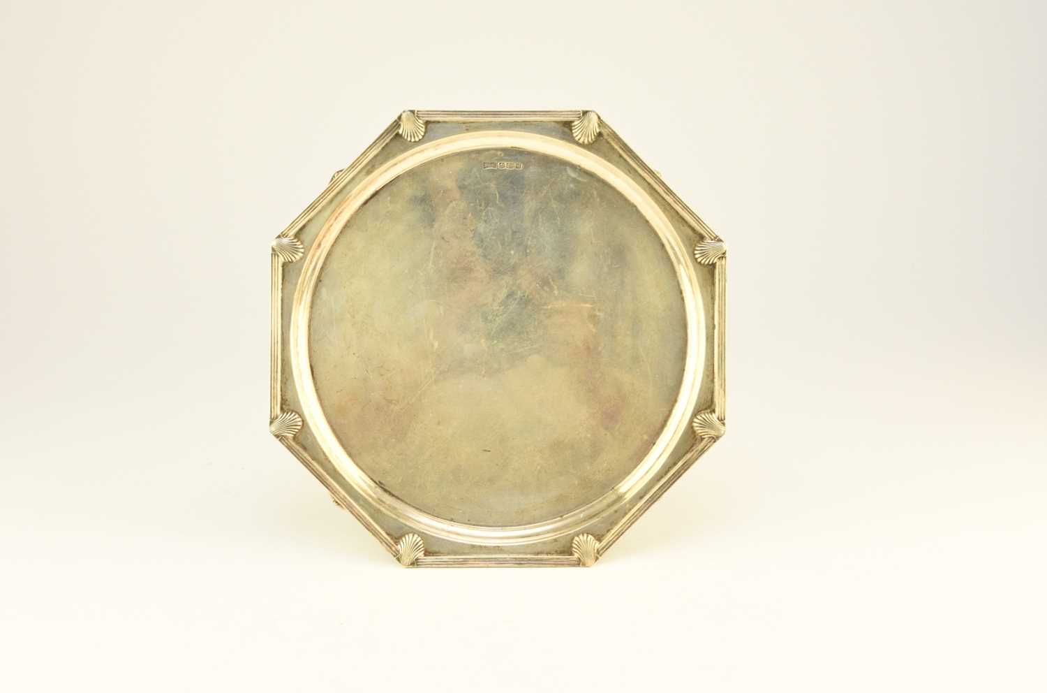 Lot 8 - An Art Deco silver salver