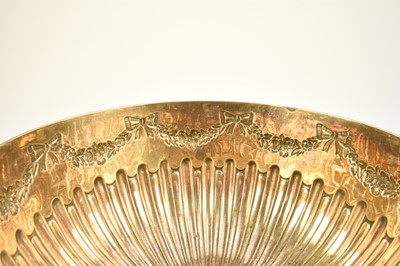 Lot 11 - An Edwardian silver punch bowl