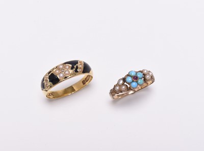 Lot 355 - Two stone set rings