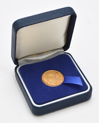 Lot 298 - Victoria Gold Young Head Sovereign, shield back, dated 1862, within fitted case