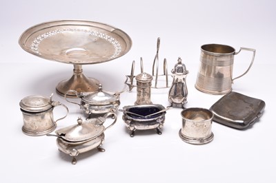 Lot 109 - A small collection of silver