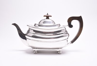 Lot 133 - A silver teapot and sugar bowl