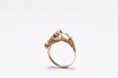 Lot 232 - A 9ct gold stylised horse head ring
