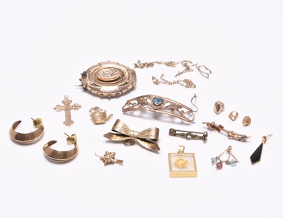 Lot 196 - A small collection of jewellery