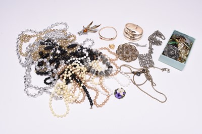 Lot 386 - A large collection of costume jewellery