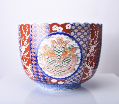 Lot 215 - A very large Japanese Imari bowl, Meiji era