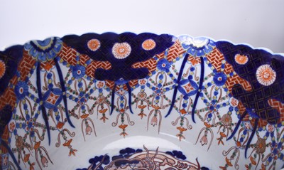 Lot 215 - A very large Japanese Imari bowl, Meiji era