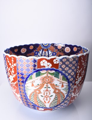 Lot 215 - A very large Japanese Imari bowl, Meiji era