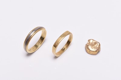 Lot 309 - Two wedding bands and a tooth cap