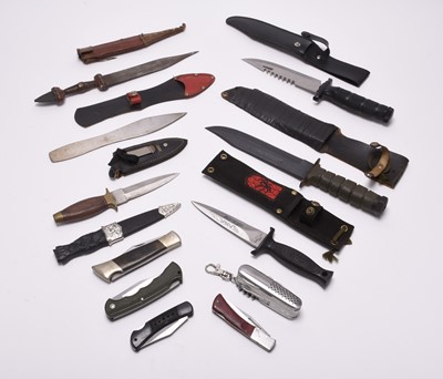 Lot 219 - A group of contemporary and vintage knives