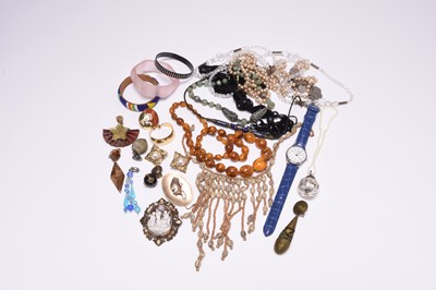 Lot 261 - A large collection of costume jewellery