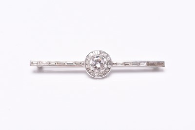Lot 25 - A mid 20th century diamond bar brooch