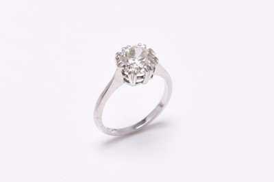 Lot 23 - A single stone diamond ring