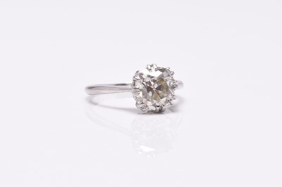 Lot 23 - A single stone diamond ring