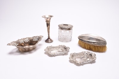 Lot 137 - A small collection of silver