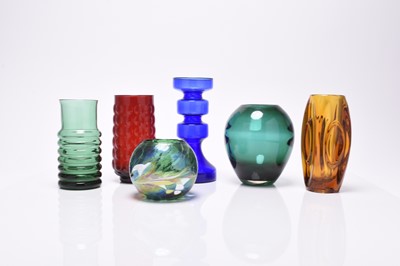 Lot 172 - A collection of glass including Czech and Dartington, mid-century