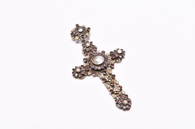 Lot 185 - An Austro Hungarian blister pearl and garnet crucifix pendant