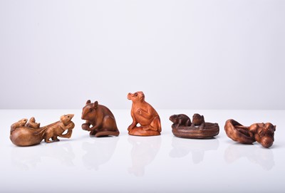 Lot 227 - A group of five Japanese wood netsuke of rats, 20th century