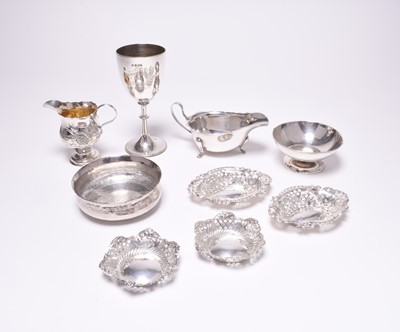 Lot 71 - A small collection of silver