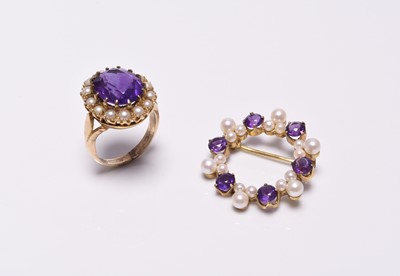 Lot 278 - An amethyst and seed pearl ring and an amethyst and seed pearl brooch