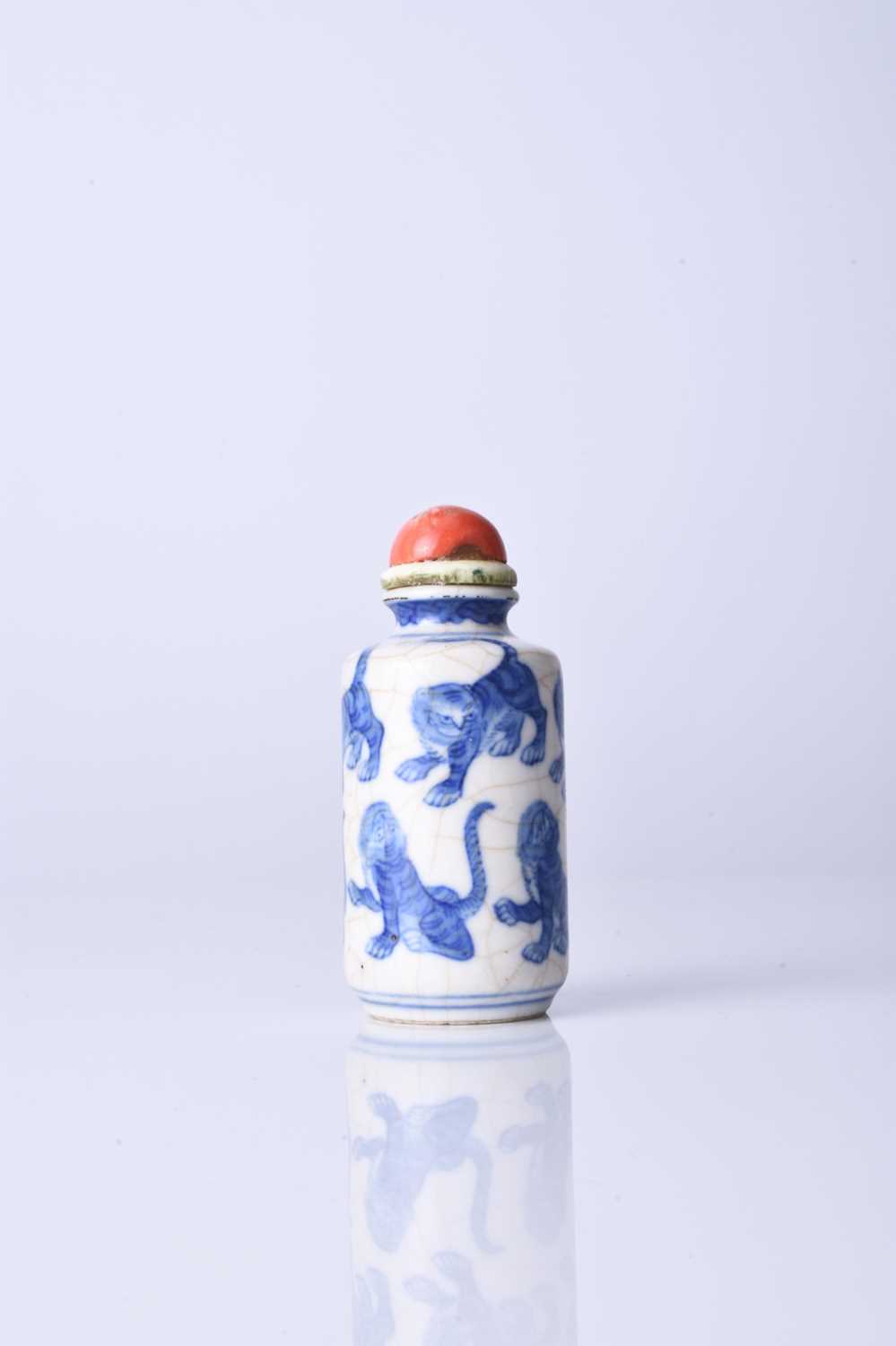 Lot 175 - A Chinese blue and white porcelain snuff bottle, Yongzheng mark