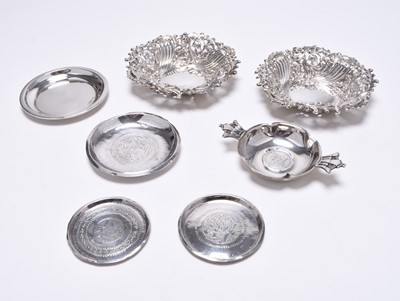 Lot 118 - A collection of silver and white metal dishes