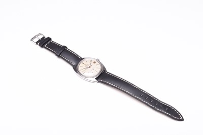 Lot 101 - Omega: A gentleman's stainless steel Constellation wristwatch