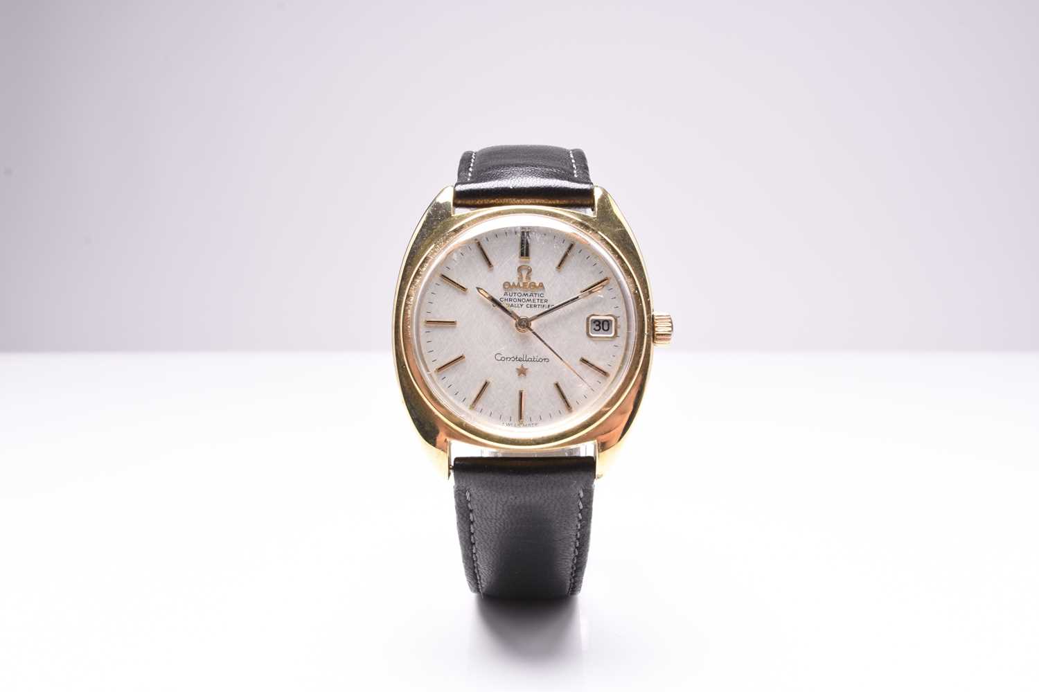 Lot 102 - Omega: A gentleman's gold plated constellation wristwatch