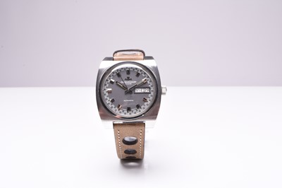 Lot 92 - Jaeger LeCoultre: A stainless steel Club wristwatch