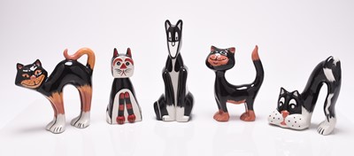 Lot 159 - Five Lorna Bailey models of cats including Dennis and Archie