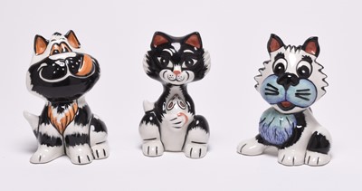 Lot 163 - Three Lorna Bailey models of cats including 'Delicious Cat'