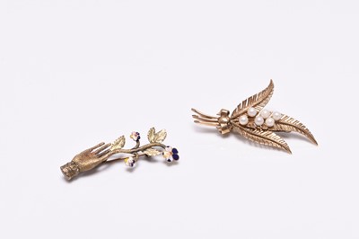 Lot 335 - Two brooches